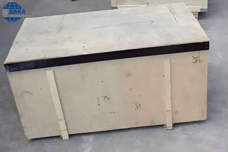 plywood case with unqualified forklift feet
